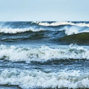 Resilient Care at Sea: Handling Cardiac and Trauma Cases in Isolated Offshore Settings.